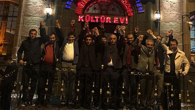 Erzurum'da 30 ülkücü AK Parti'ye geçti