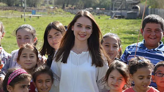 Havacılık tutkulu örnek öğretmen