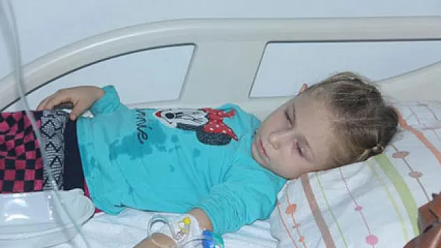 95 öğrenci yemekten zehirlendi