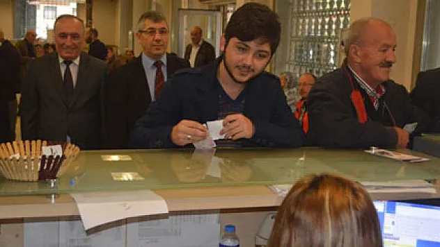 PTT, 175. yılında 175. müşterisine altın hediye etti