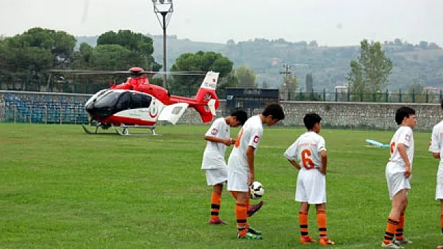 Maç oynanırken, sahaya helikopter inerse...
