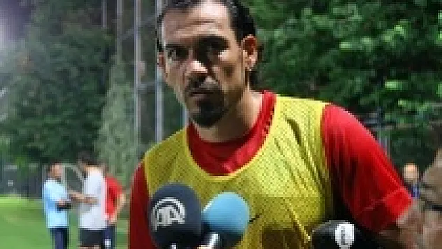 Servet Çetin hacker mağduru oldu