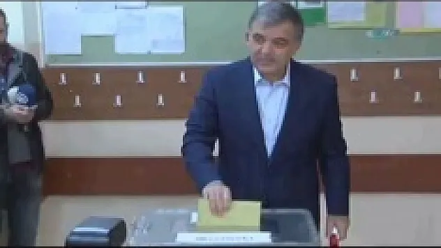 Abdullah Gül: 'Milletin hakemliğine başvurma günü'