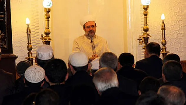 Görmez: 'Hiç kimse ezan okumasa bile...'