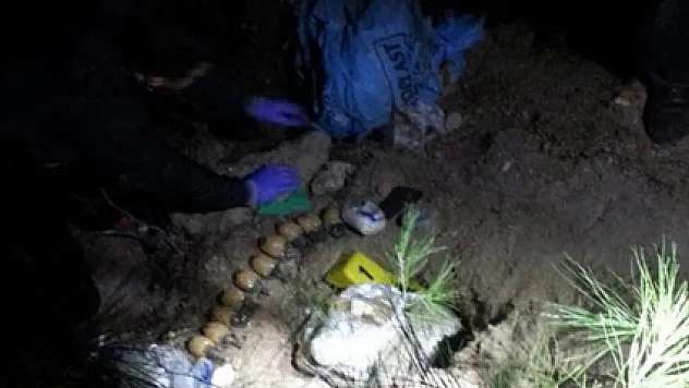 Sahte gazeteci kimliğiyle kalabalık yerde bomba patlatacaklardı