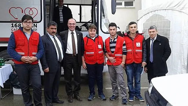 Ayvacık'ta Rekor Kan Bağışı: 411 Ünite