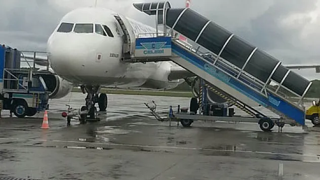 Yolcu Uçağı Kalkışa Hazırlanırken Arızalandı