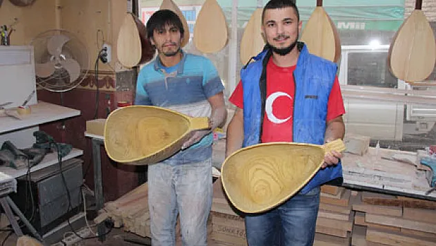 Türkiye Saz Dut Teknesini Samsun'dan Alıyor
