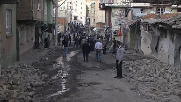 PKK'nın Silvan'da açtığı tahribatın izleri silinemiyor