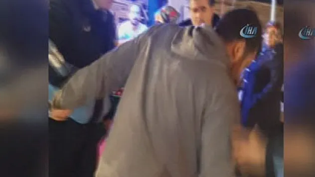 Sürünerek dilenen dilenciyi tövbe ettirerek yürüttüler