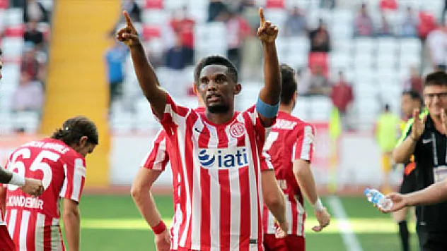 Eto'o Antalyaspor'a kazandırmaya devam ediyor
