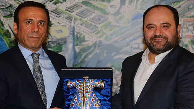 GENÇ: 'DEĞERLERİNE BAĞLI BİR NESİL HEDEFLİYORUZ'