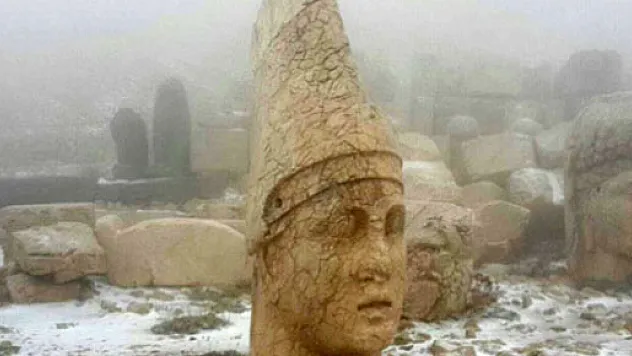 Nemrut Dağı beyaza büründü