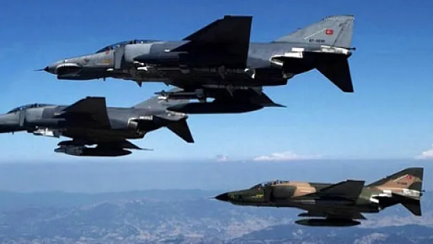 14 F-16 ile Suriye sınırında devriye uçuşu