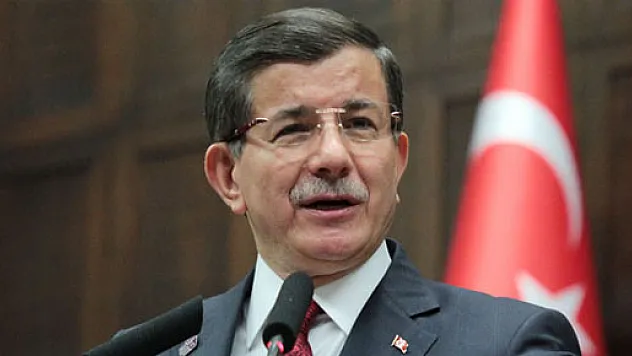 Başbakan Davutoğlu, Merkel'le telefonda görüştü