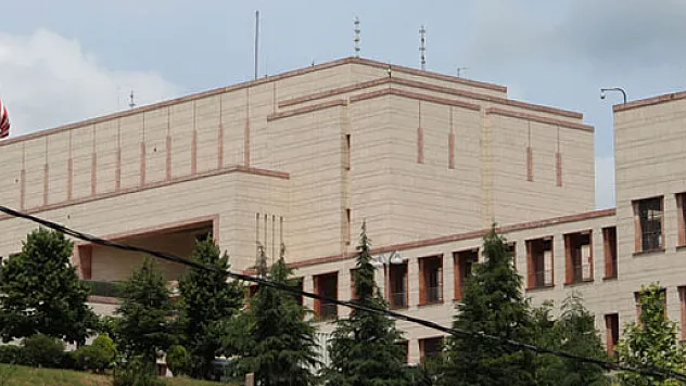 ABD Başkonsolosluğu yeniden hizmet vermeye başladı