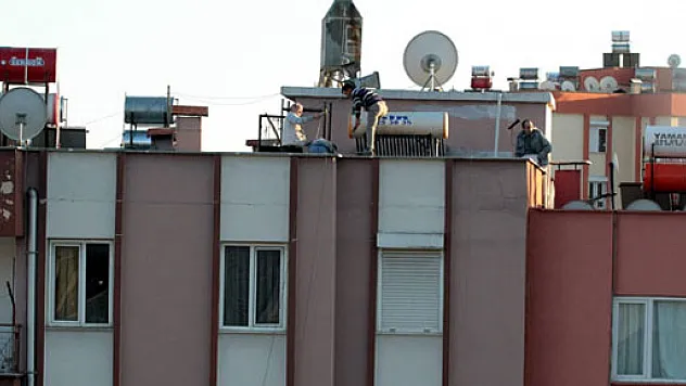 Çatıda ölümüne tamir