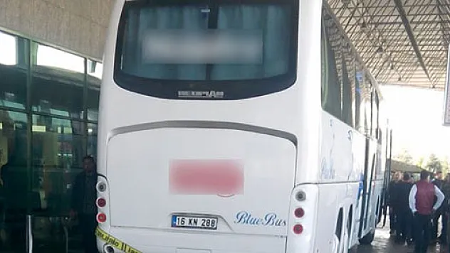 Freni kilitlenen otobüs yolcuların arasına daldı: 1'i ağır 3 yaralı