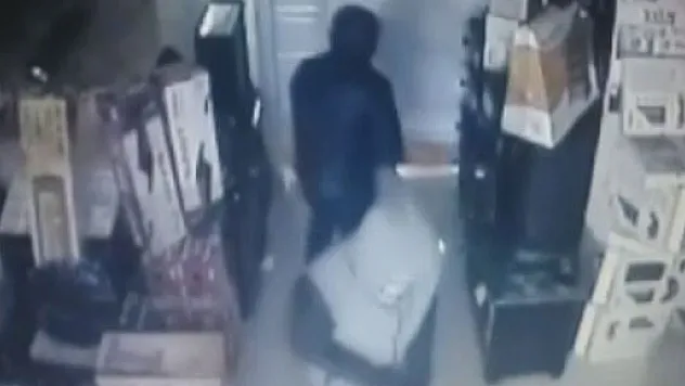 1 dakikada 40 bin liralık hırsızlık