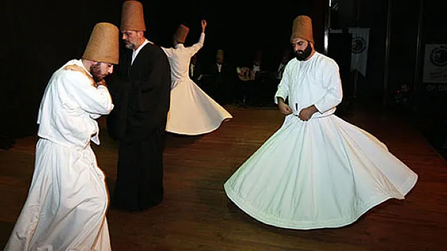 Mevlana, vuslatının 742'inci yılında Kartal'da anıldı