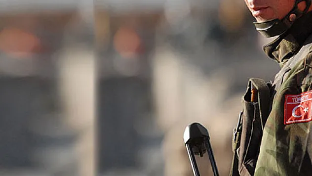 Sur'da 2 asker yaralandı