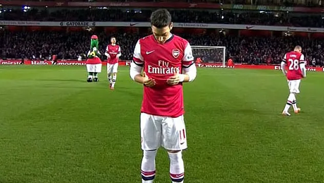 İngiltere'de gündem Mesut'un duası