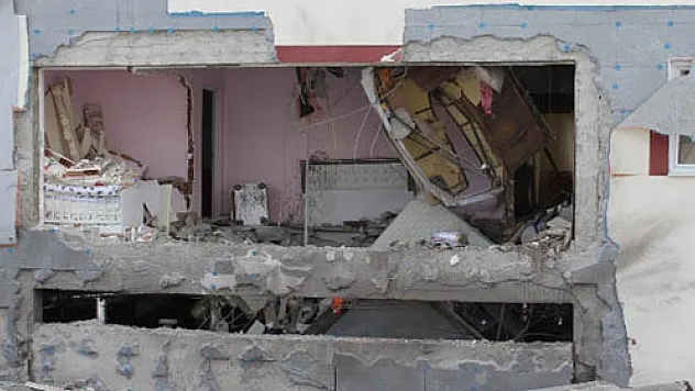 Bomba değil kalorifer: 1 ölü, 2 yaralı