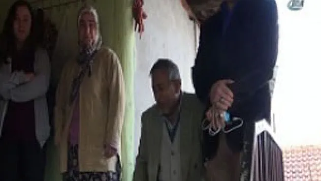 Aydın şehidine ağlıyor