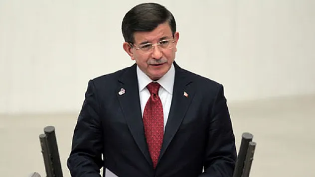 Davutoğlu'ndan o akademisyenlere sert tepki
