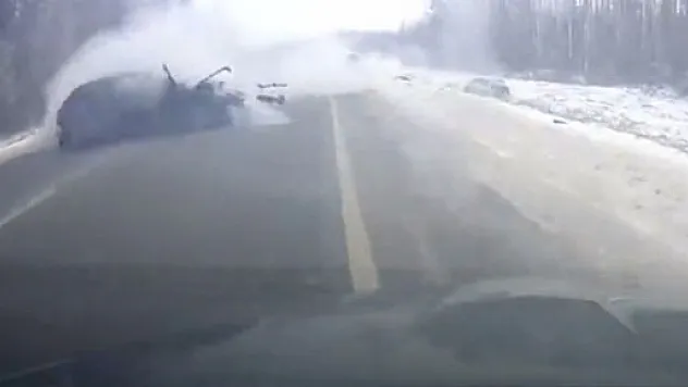 Üç araç birbirine girdi: 7 yaralı