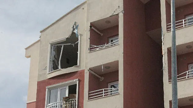 Uçan çatı bir eve girdi