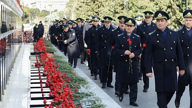Azerbaycan 20 Ocak şehitlerini 26. yıl dönümünde andı