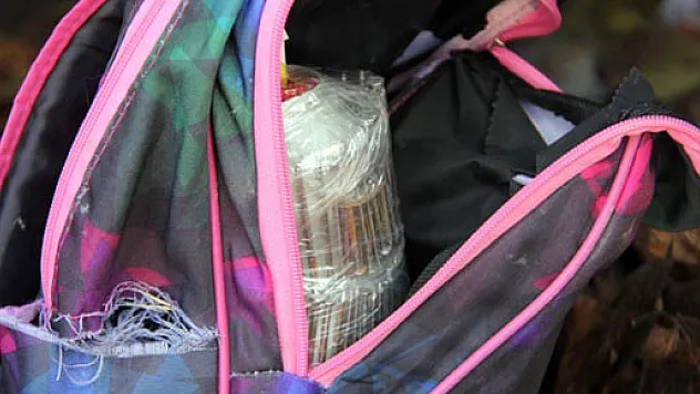 Teröristler tabut ve okul çantasına mühimmat gizledi