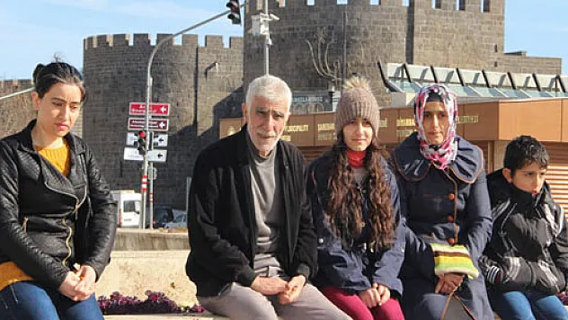 Sur'daki yasak aileleri vurdu