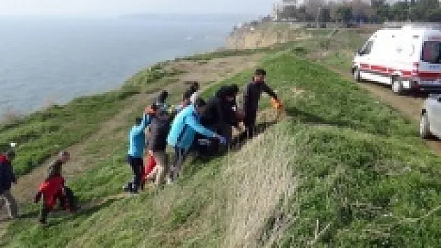 Toprak zemine çakılan yamaç paraşütçüsü ölümden döndü