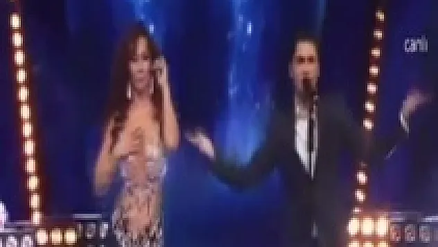 O Ses Türkiye'de Asena sürprizi