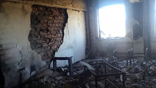 Teröristler okul yakmaya devam ediyor