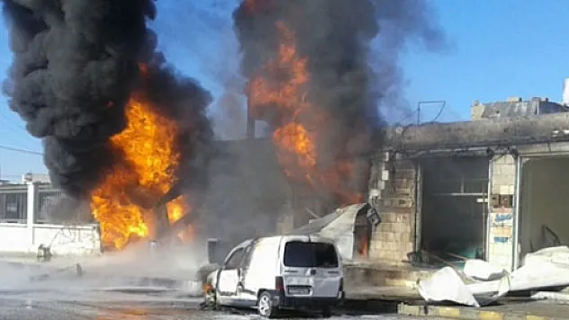 Rejim askerleri Rusların desteğiyle Azez'e ilerliyor