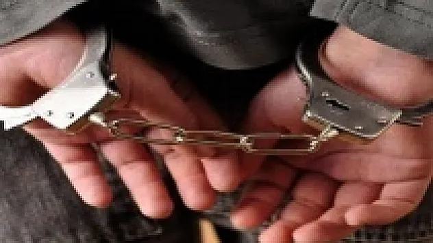 Çanakkale'de göçmen kaçakçısı 3 kişi tutuklandı