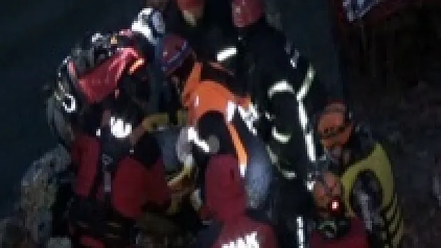 Kontrolden çıkan otomobil dereye uçtu: 1 ölü