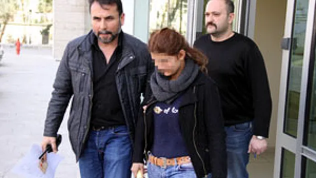 EV SAHİBİNİN KAPIYI ÜZERİNE KİLİTLEDİĞİ HIRSIZ TUTUKLANDI