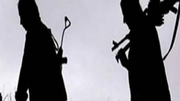 Örgütteki oğlunu getirerek jandarmaya teslim etti