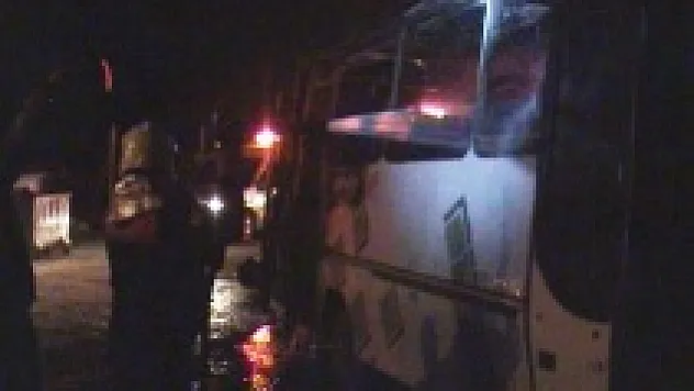 Park halindeki otobüs yandı