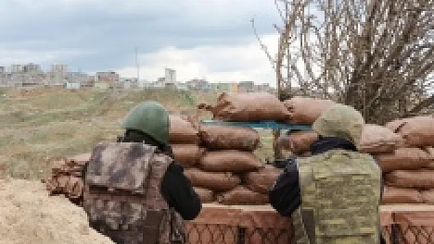 Şırnak'ta teröristler üs bölgesine saldırdı