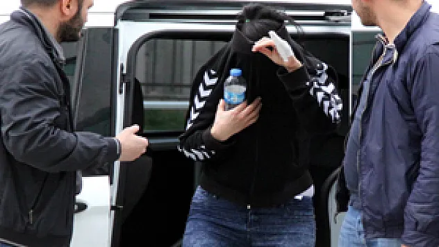 Uyuşturucudan Aranan Genç Kız Gözaltına Alındı