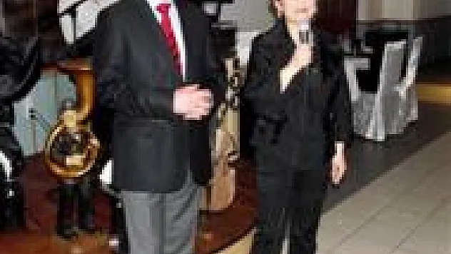 Diş teknisyenleri yemekte buluştu