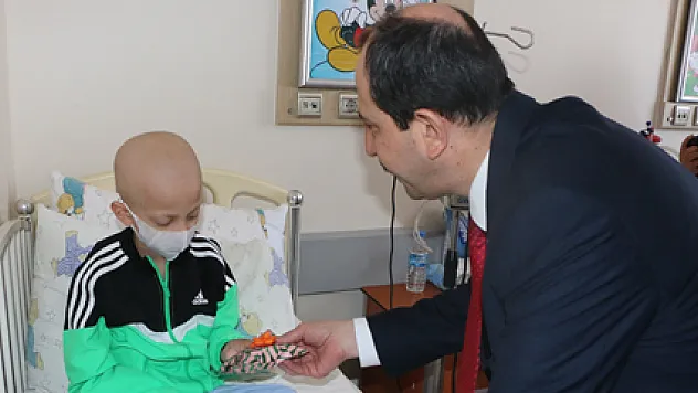 AK PARTİ SAMSUN İL BAŞKANI GÖKSEL'DEN KANSER HASTALARINA ZİYARET