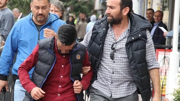  MARKETTEN 3 BİN LİRALIK SİGARA ÇALAN GENÇ YAKALANDI