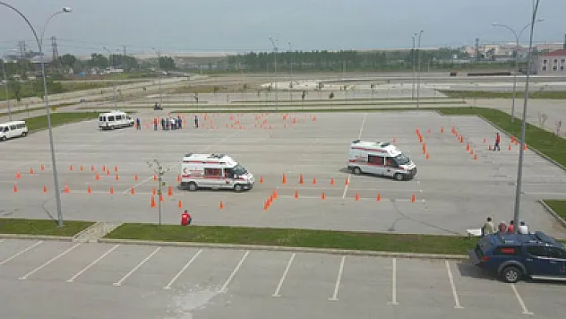 SAMSUN'DA AMBULANS SÜRÜŞ TEKNİKLERİ EĞİTİCİ EĞİTİMİ