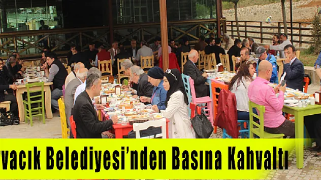 Ayvacık Belediyesi'nden Basına Kahvaltı